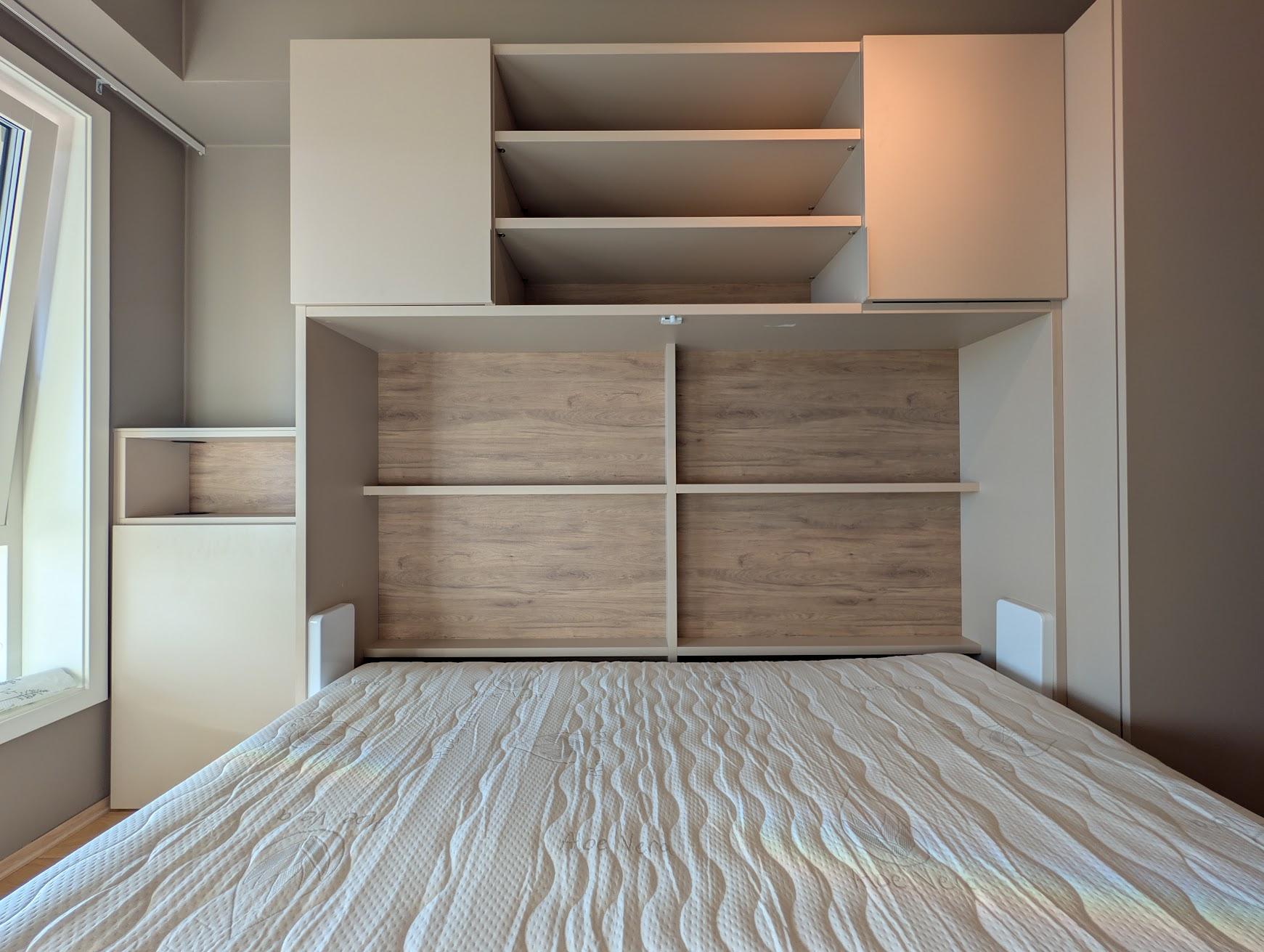 Skapseng med arbeidsplass